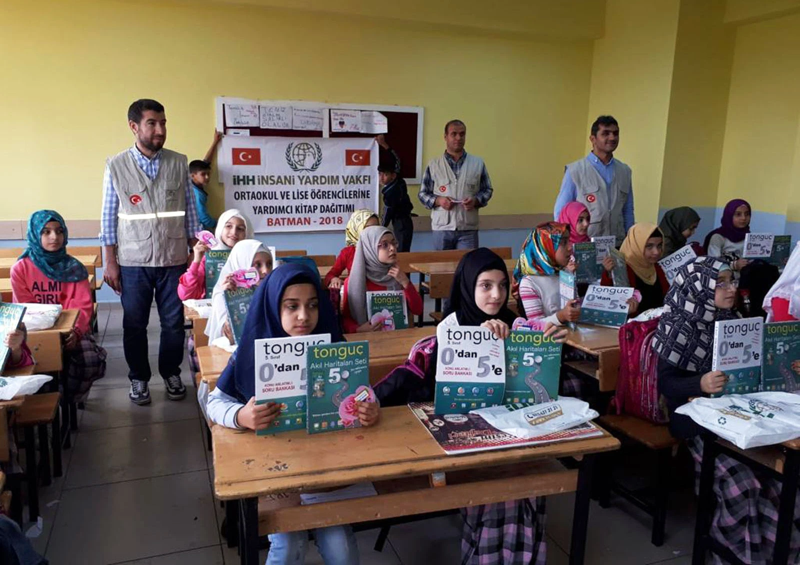 175 bin öğrenciye kitap desteği